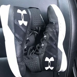 High top volleyball sneakers